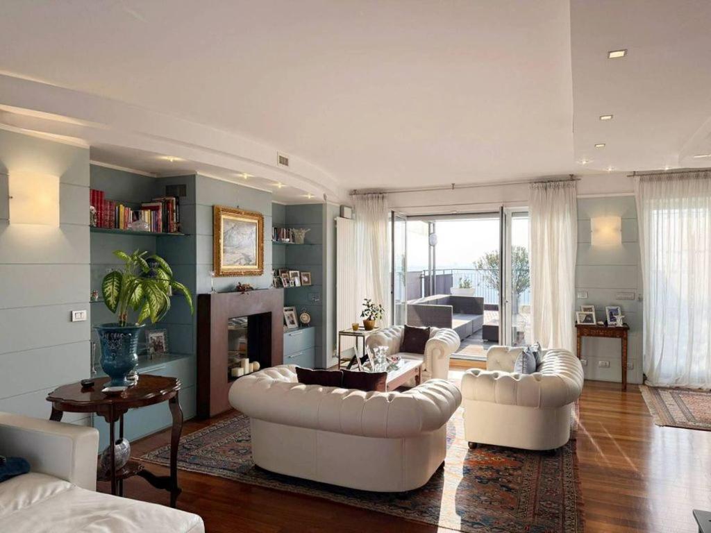 The Mirror Apartment