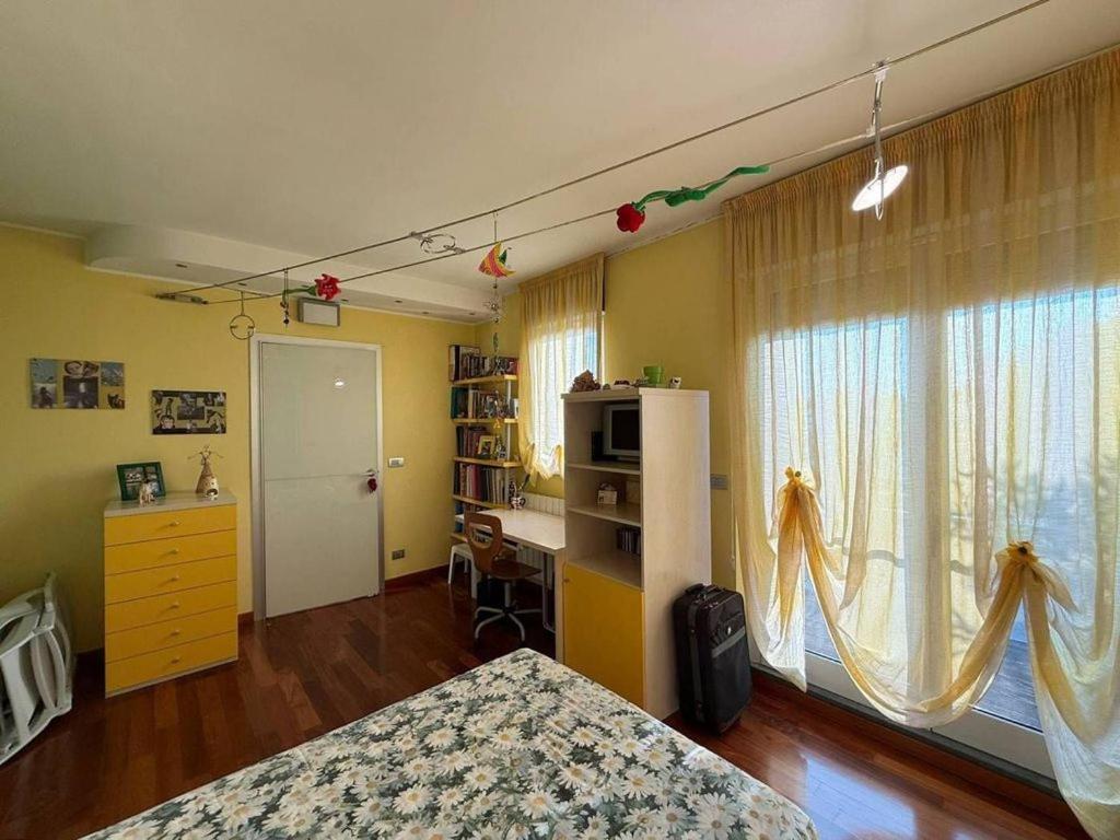 The Mirror Apartment